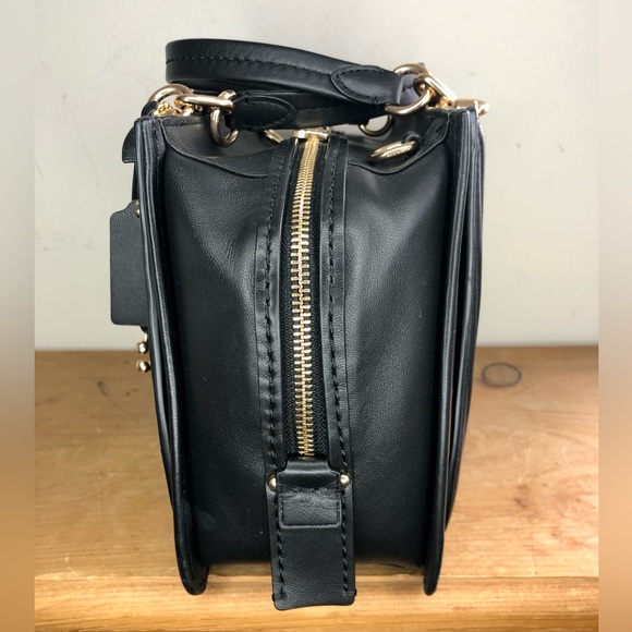 S⭕️LD‼️Coach Dreamer With Quilting And Rivets Gold/Black - Picture 4 of 12